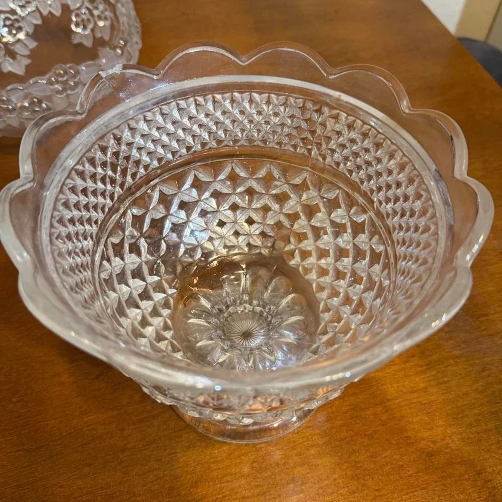 Vintage Anchor Hocking Wexford Clear Glass Footed Bowl Scalloped Edge Diamond